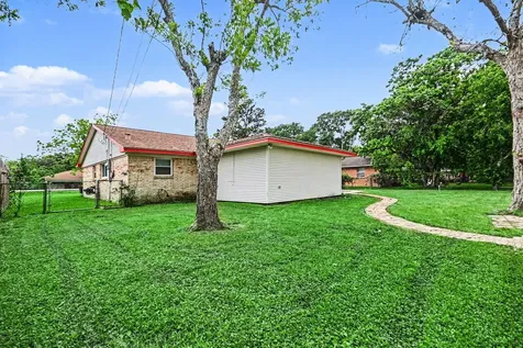 4509 37th Street Dickinson TX 77539