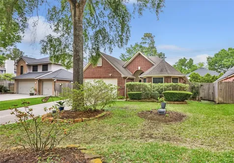 1707 Sandy Trail Court Kingwood TX 77339