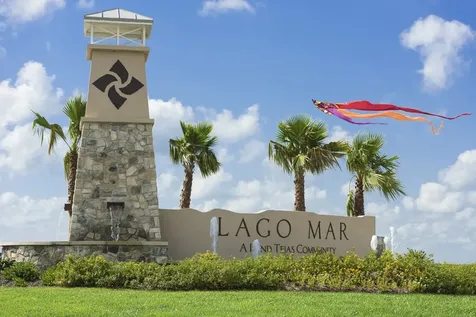 13021 Ocean Breeze Lane Lane La Marque TX 77568