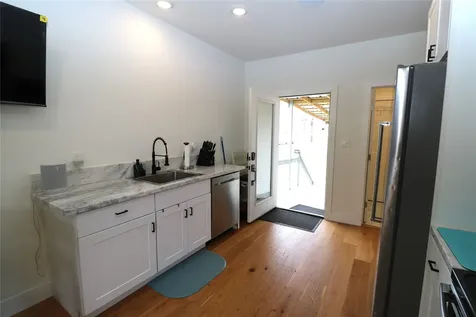 5506 Avenue Q 1/2 Galveston TX 77551