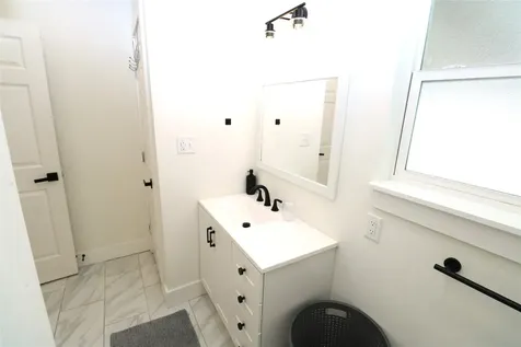 5506 Avenue Q 1/2 Galveston TX 77551