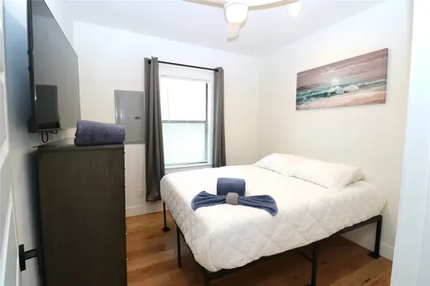 5506 Avenue Q 1/2 Galveston TX 77551