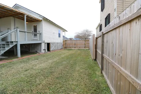 5506 Avenue Q 1/2 Galveston TX 77551