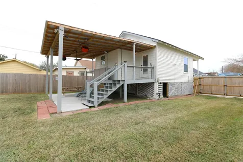 5506 Avenue Q 1/2 Galveston TX 77551