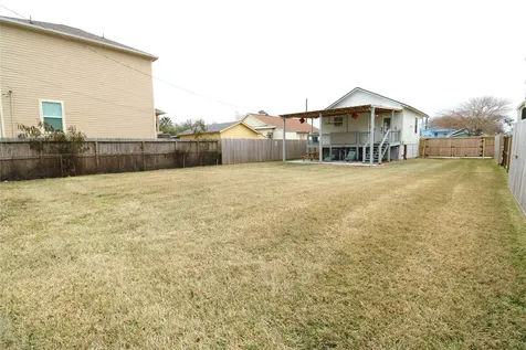 5506 Avenue Q 1/2 Galveston TX 77551