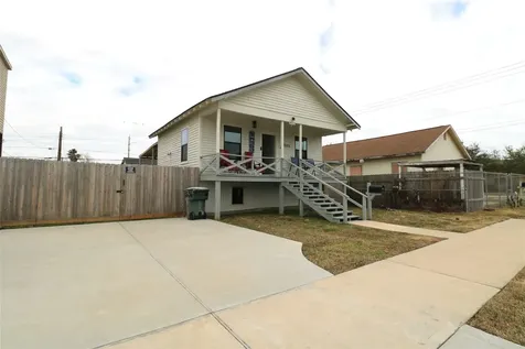 5506 Avenue Q 1/2 Galveston TX 77551