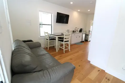 5506 Avenue Q 1/2 Galveston TX 77551