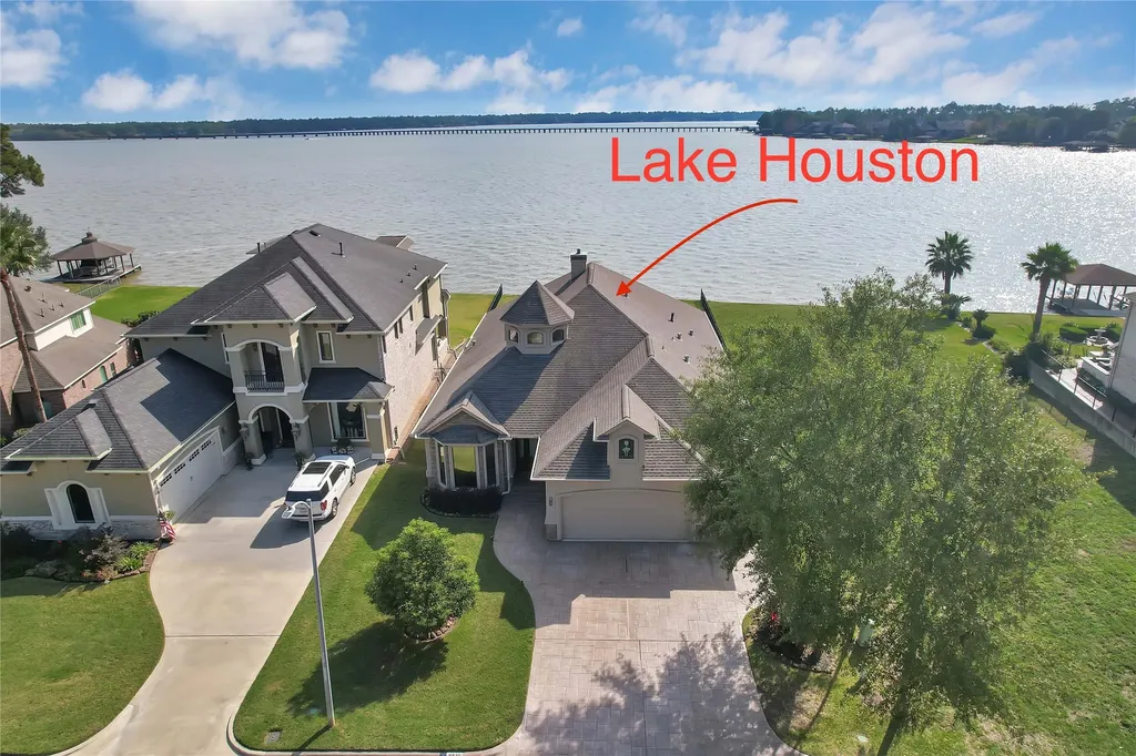 8830 Cross Country Drive Houston TX 77346