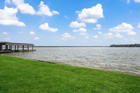 8830 Cross Country Drive Houston TX 77346