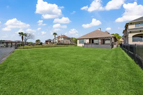 8830 Cross Country Drive Houston TX 77346