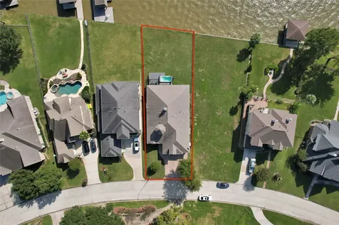 8830 Cross Country Drive Houston TX 77346