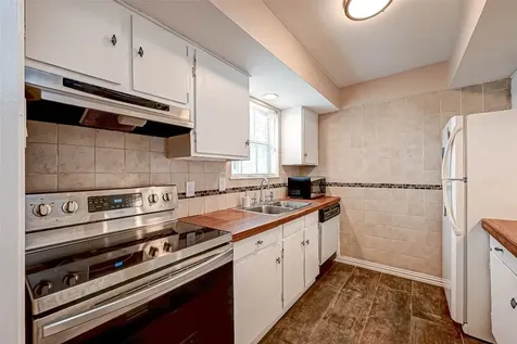 2232 S Piney Point Road 103 Houston TX 77063