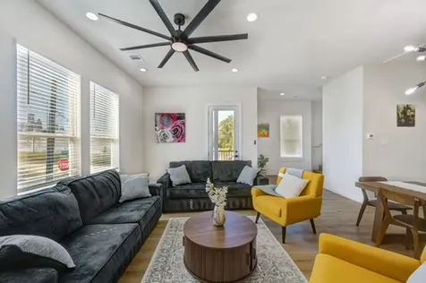 1803 Brooks Street Houston TX 77026