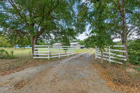 10715 Bozeman Ferry Road Midway TX 75852