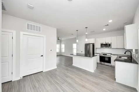 7711 Longmire Road 05 Conroe TX 77304