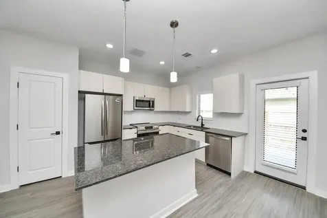 7711 Longmire Road 05 Conroe TX 77304