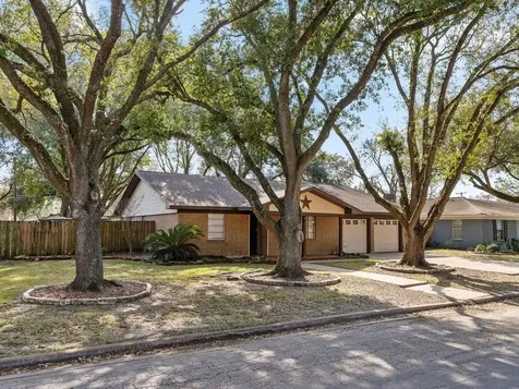 2728 Encino Avenue Bay City TX 77414