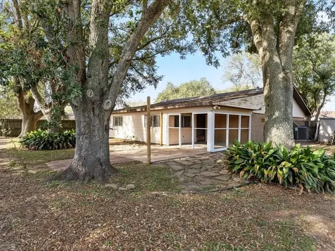 2728 Encino Avenue Bay City TX 77414