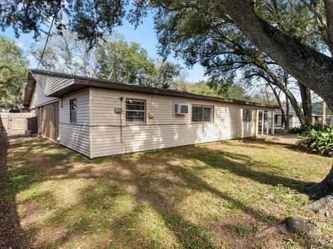 2728 Encino Avenue Bay City TX 77414