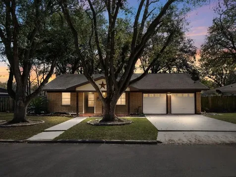 2728 Encino Avenue Bay City TX 77414