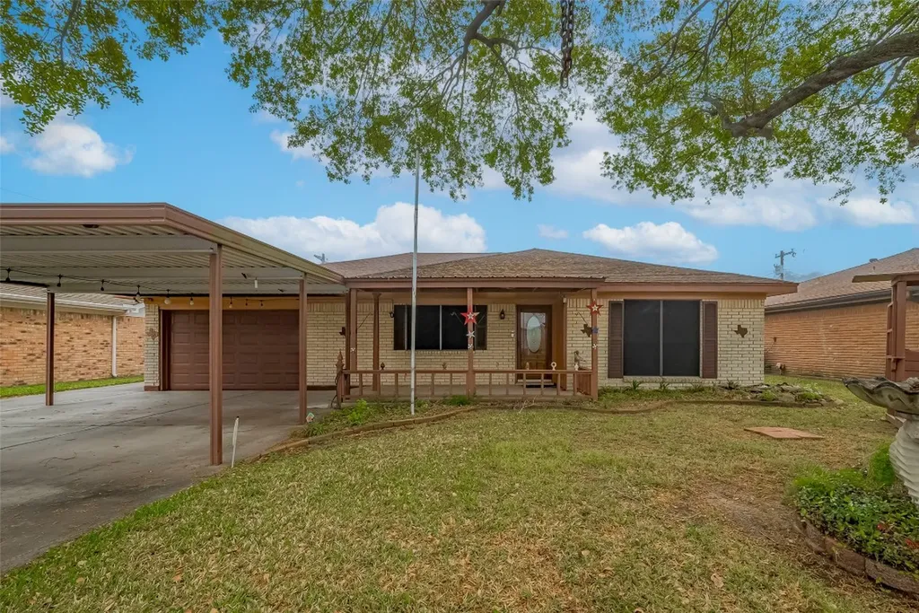 2426 15th Avenue N Texas City TX 77590