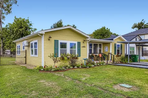 4005 Maury Street Houston TX 77009