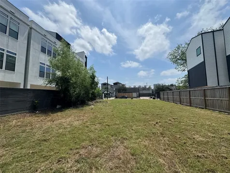 1611 Wheeler Street Houston TX 77004