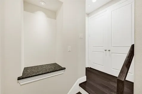 1750 W 23rd Street Houston TX 77008