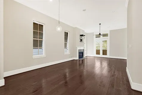 1750 W 23rd Street Houston TX 77008