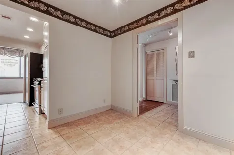 49 Briar Hollow Lane 1801 Houston TX 77027