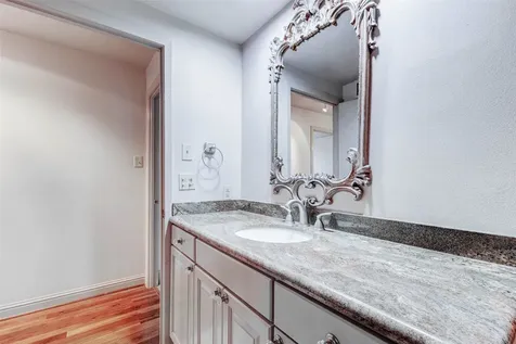 49 Briar Hollow Lane 1801 Houston TX 77027