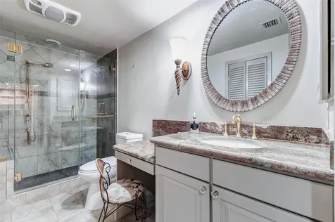 49 Briar Hollow Lane 1801 Houston TX 77027