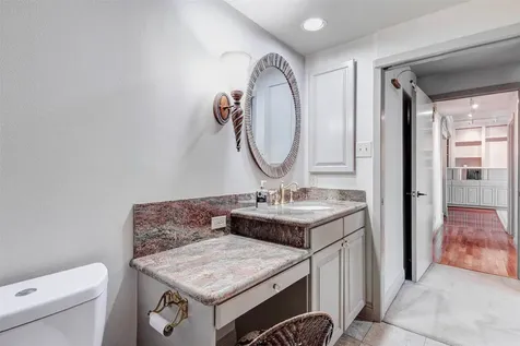 49 Briar Hollow Lane 1801 Houston TX 77027