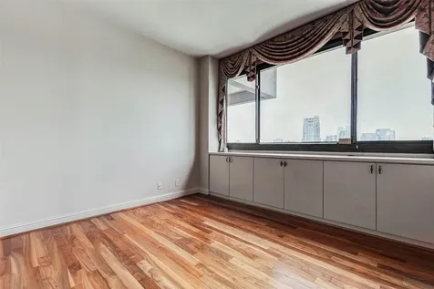 49 Briar Hollow Lane 1801 Houston TX 77027