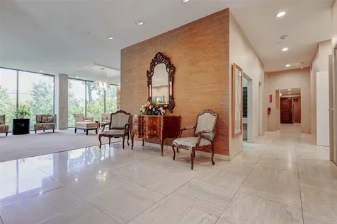 49 Briar Hollow Lane 1801 Houston TX 77027