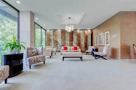 49 Briar Hollow Lane 1801 Houston TX 77027
