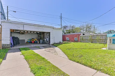 3519 Avenue R 1/2 Galveston TX 77550