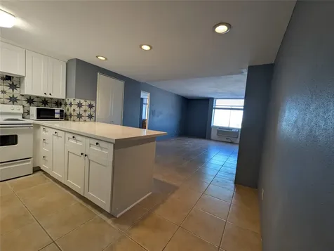 7520 Hornwood Drive 402 Houston TX 77036