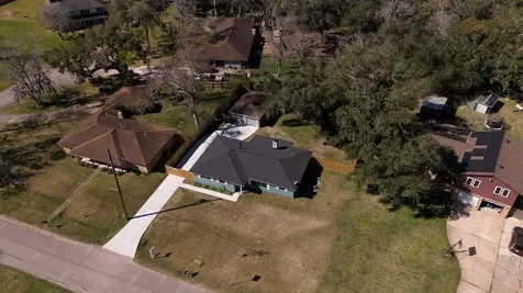 407 Tamarind Street Lake Jackson TX 77566