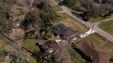 407 Tamarind Street Lake Jackson TX 77566