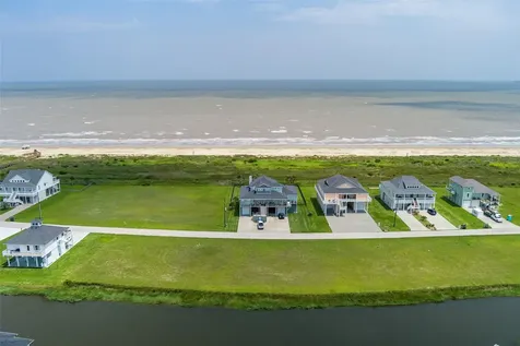 3829 Biscayne Beach Road Crystal Beach TX 77650