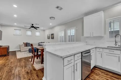 5832 Darling Street 5 Houston TX 77007