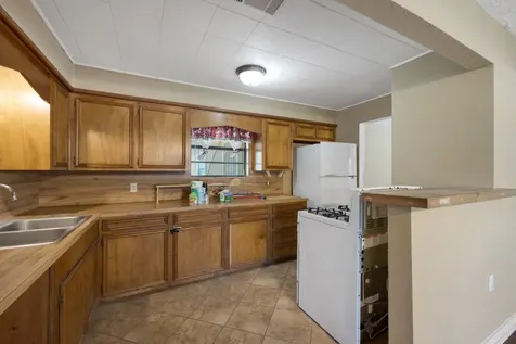130 Airway Drive Houston TX 77037