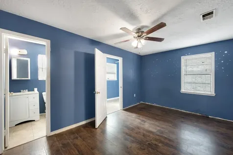 130 Airway Drive Houston TX 77037