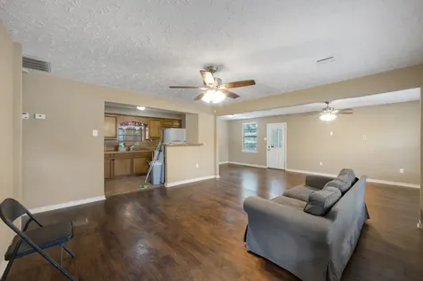 130 Airway Drive Houston TX 77037