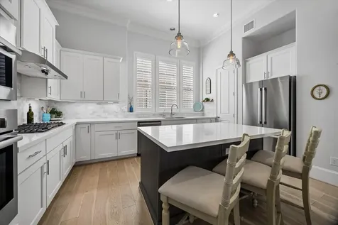 3312 W 12th Street Houston TX 77008