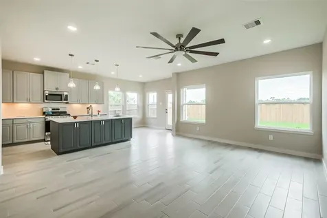 2423 Inlet Court Fresno TX 77545