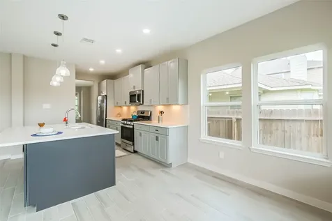 2423 Inlet Court Fresno TX 77545