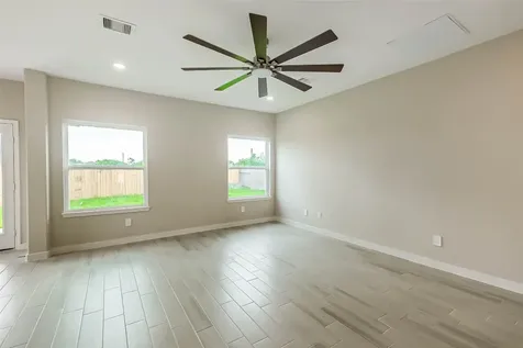 2423 Inlet Court Fresno TX 77545
