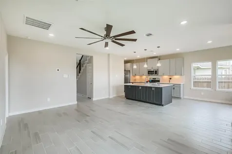 2423 Inlet Court Fresno TX 77545